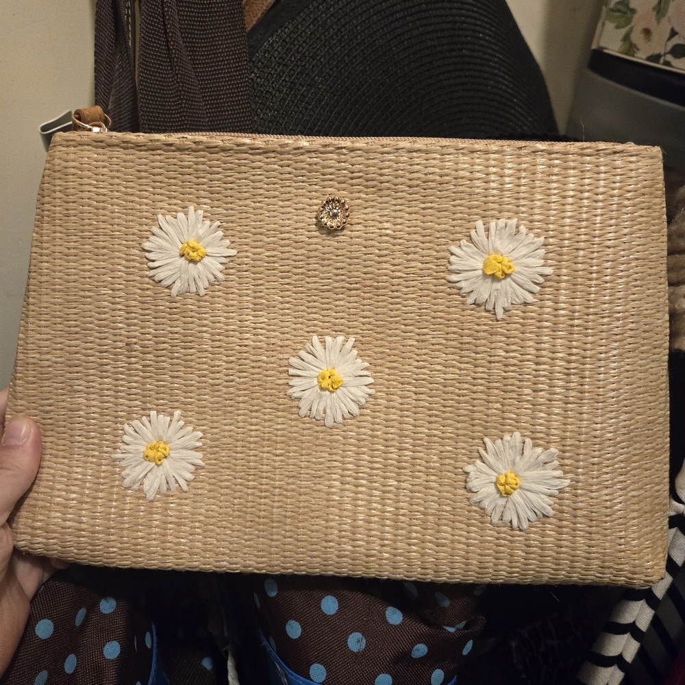 Lauren Conrad daisys wristlet